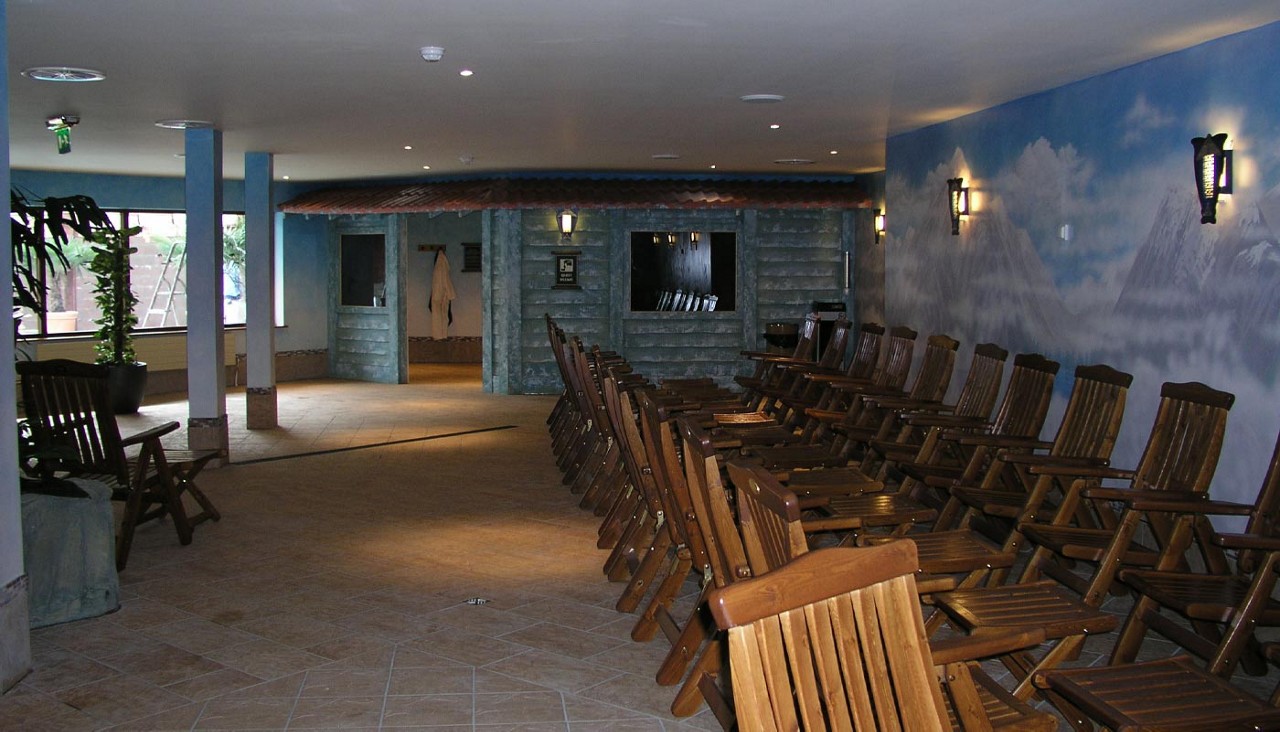 Old image of a relax area inside the Aqua Sana Forest Spa.