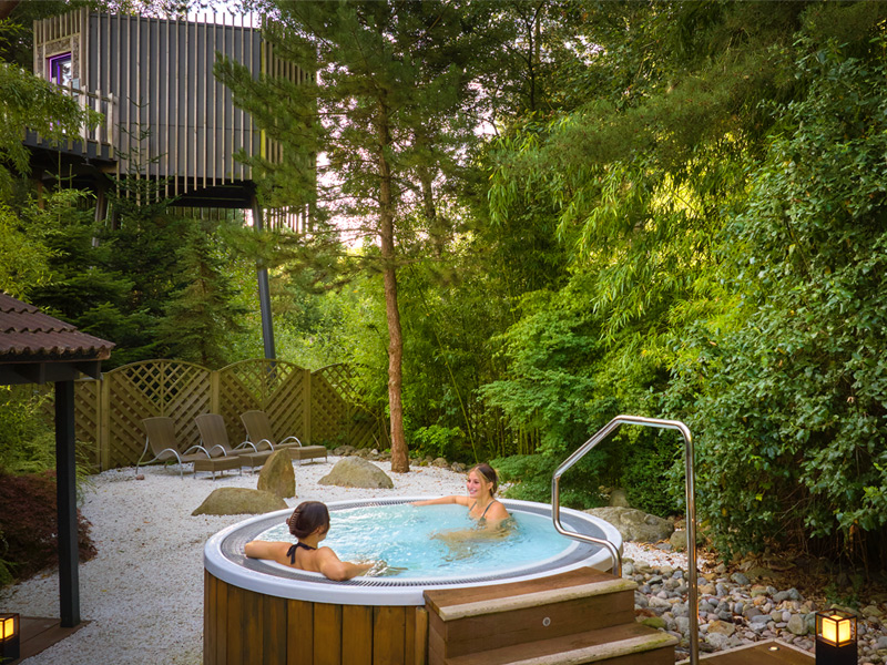 Outdoor hot tubs