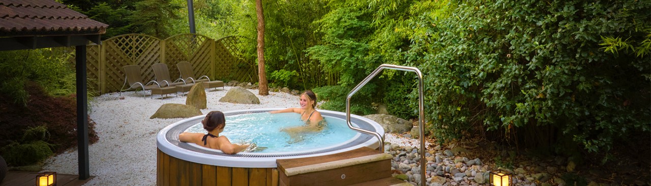 Outdoor hot tub