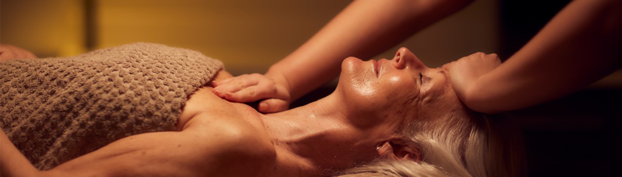 women receiving a massage 